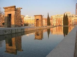 Family areas at Temple of Debod Madrid — family travel photo